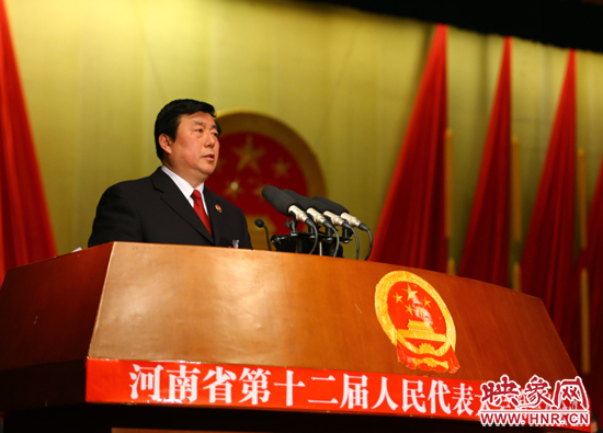 省人民檢察院檢察長蔡寧向大會(huì)作工作報(bào)告。