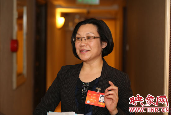 全國(guó)人大代表、商丘市實(shí)驗(yàn)小學(xué)校長(zhǎng)高阿莉做客映象網(wǎng)兩會(huì)微視。