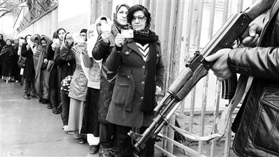 4月5日，阿富汗總統(tǒng)大選投票工作進行