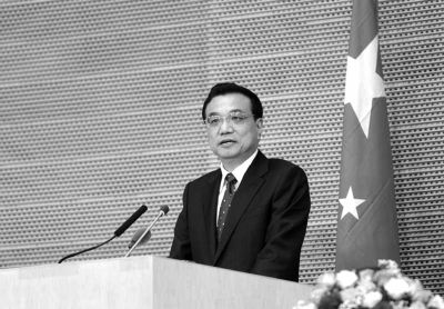 當(dāng)?shù)貢r(shí)間5月5日，國務(wù)院總理李克強(qiáng)在非盟會議中心發(fā)表演講。圖/中國政府網(wǎng)