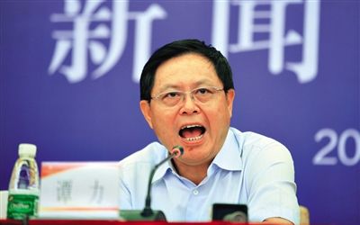 　譚力 男，1955年10月生，漢族，重慶市人，大學(xué)學(xué)歷，有知青經(jīng)歷。2009年3月前，一直在四川工