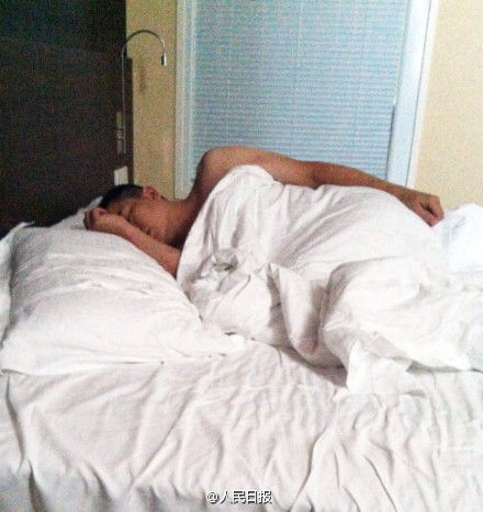 網(wǎng)傳吳春明的床照。