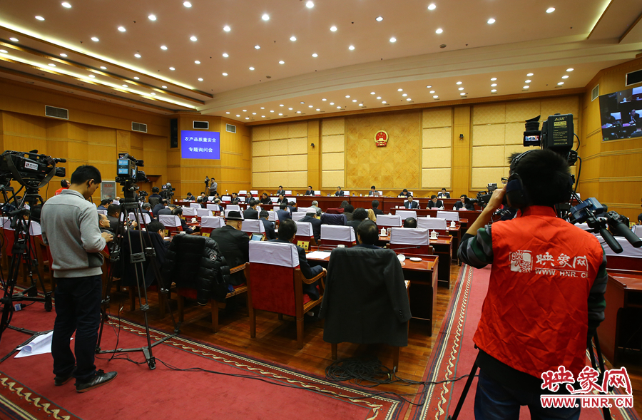 映象網(wǎng)對專題詢問會進(jìn)行全程直播。