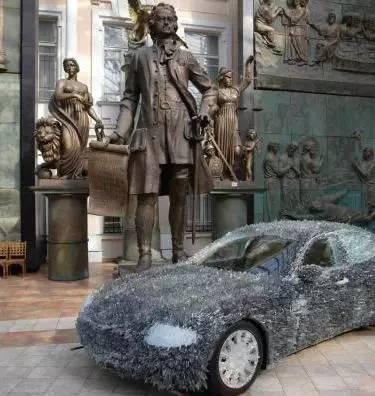 驚！車主用玻璃渣改裝瑪莎拉蒂