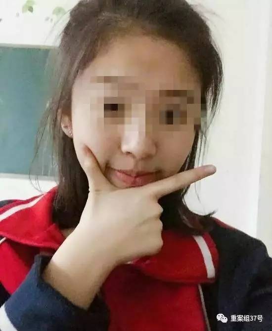 17歲高中男生教室里掐死女同學，被訴故意殺人和強奸