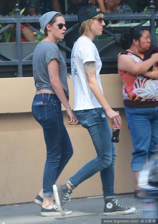 曝暮光女夜宿舊愛家 背著女友密會(huì)前助理