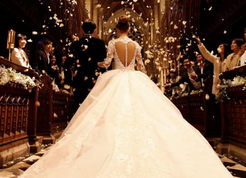 張馨予的婚紗成了淘寶爆款，知道價格后讓人大跌眼鏡！