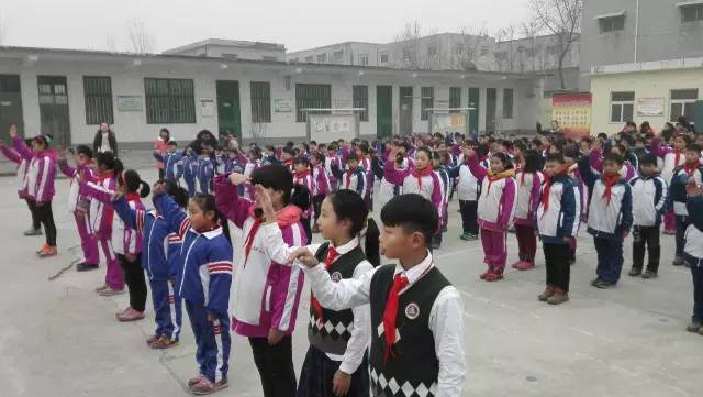 關(guān)愛留守兒童送溫暖，帶去我們冬日的關(guān)愛