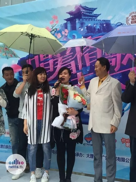 海波瞞著妻子，請(qǐng)來妻子的家人，耿梅驚喜感動(dòng)，喜極而泣~