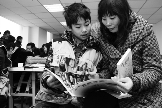 昨日的分享交流會(huì)上，孩子們的成長(zhǎng)經(jīng)歷都被印成了小冊(cè)子