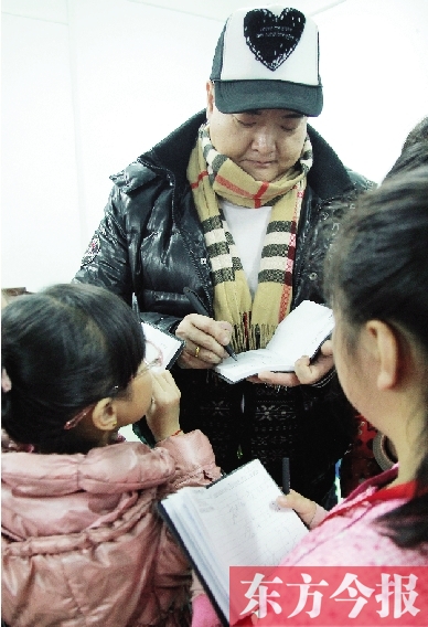 范軍成為小記者俱樂部藝術指導老師 范軍成為小記者俱樂部藝術指導老師