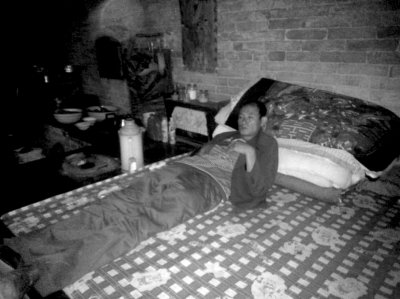 昨晚，張會(huì)英的丈夫接受采訪。記者 懷若谷/攝