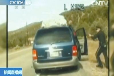 1察第一次讓費雷爾下車。