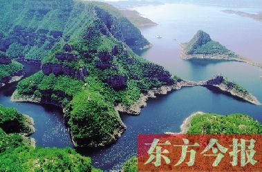 碧水藍(lán)天有綠色,是濟(jì)源人生活的愿望。如今,正是因為濟(jì)源有山有水,綠樹成蔭,很多在外工作的濟(jì)源人慢慢選擇回家鄉(xiāng)買房定居。