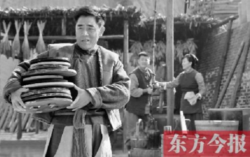 陳寶國在《大河兒女》中飾演男一號(hào)、燒制鈞瓷的手藝人賀焰生