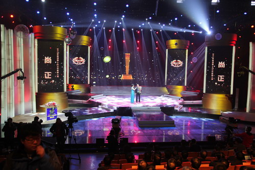 1月18日晚，2012年河南十大三農(nóng)新聞人物在河南電視臺演播廳揭曉。