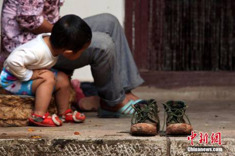 云南80后夫妻賣女 分贓不均丈夫報警