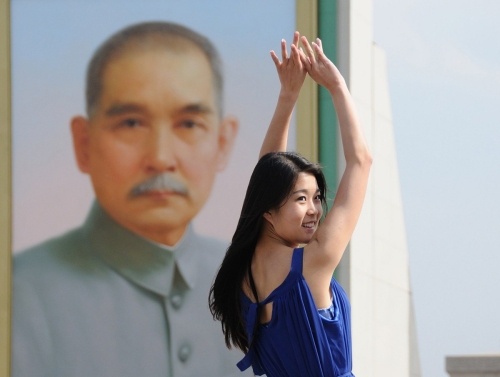 孫中山巨幅畫像亮相天安門廣場(chǎng)