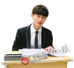 穿上正裝的女生更優(yōu)雅成熟了；男生常常被女生夸獎長得帥。