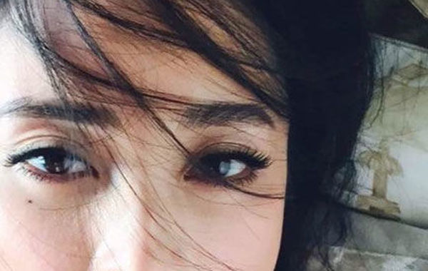 蔣勤勤吊帶美照。