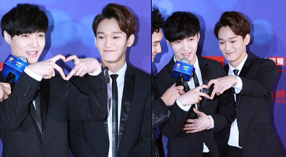 EXO成員張藝興和金鐘大作為代表上臺(tái)領(lǐng)獎(jiǎng)，最受歡迎組合獎(jiǎng)也是實(shí)至名歸。