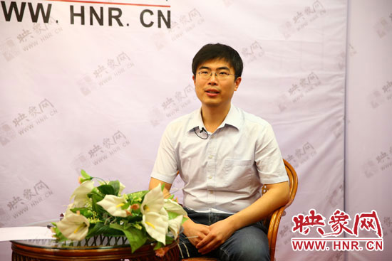 北京大學(xué)河南招生組副組長(zhǎng)韓松做客映象網(wǎng)《名校面對(duì)面》系列訪(fǎng)談