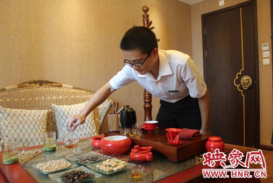 能泡好一杯茶，是李克勤今年夏天最大的收獲。