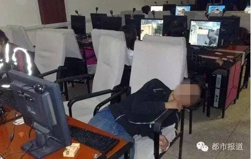 悲劇！15歲男孩上網(wǎng)5小時(shí)后猝死，事發(fā)鄭州 | 這些原因可能導(dǎo)致上網(wǎng)猝死，戳...