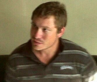 這是4月25日在印度尼西亞巴厘島拍攝的企圖硬闖客機駕駛艙的醉酒乘客馬特·克里斯托弗。