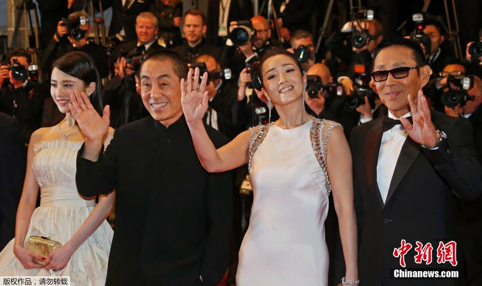 《歸來》戛納首映 兩代謀女郎紅毯PK 《歸來》戛納首映 兩代謀女郎紅毯PK