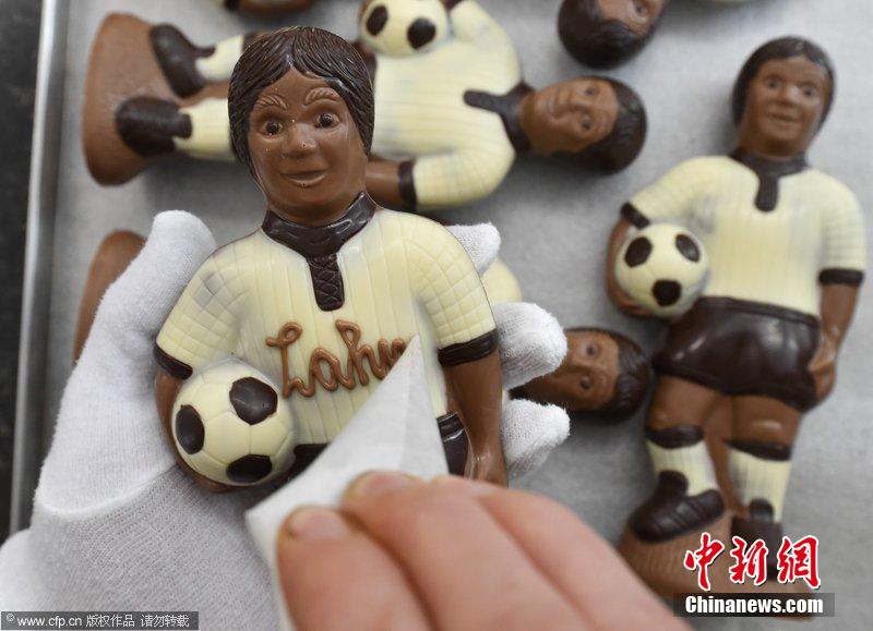 德國(guó)生產(chǎn)商趕制世界杯主題巧克力