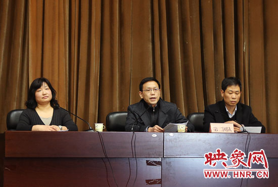 第二組競(jìng)聘團(tuán)隊(duì)，胡士才（中）朱金星（右）趙瑞瑩（左）。