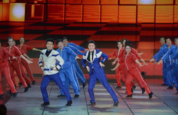 《小蘋果》、《最炫民族風(fēng)》等廣場舞曲將會(huì)有全國統(tǒng)一、編排科學(xué)、帶給人正能量的全新動(dòng)作。 CFP 資料