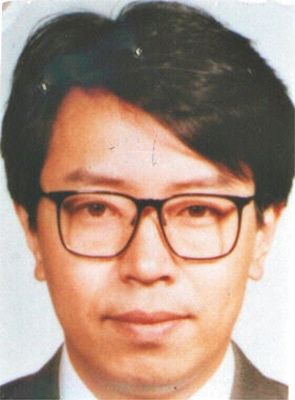 姚耿 現(xiàn)年53歲，外逃前任云南省五礦化工進(jìn)出口（集團(tuán)）公司上海浦東分公司經(jīng)理