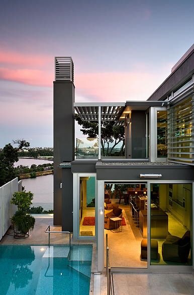 近日，新西蘭華人土豪再次出手，以1010萬的價(jià)格購買了位于Parnell的一座無敵海景豪宅。