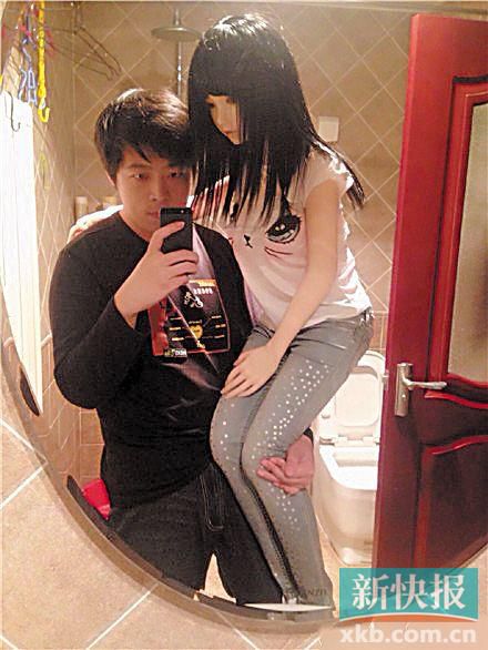 宋渤平常就是這樣抱著重20公斤的小蝶出門。 微博圖