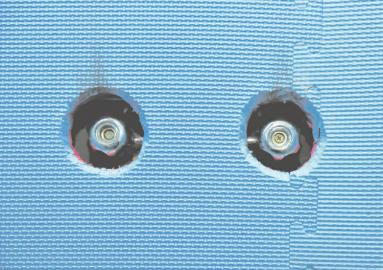 廁所內(nèi)所有的水龍頭開關(guān)都進(jìn)行了軟包。