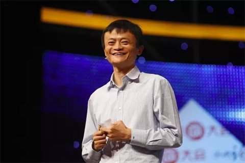 2011年8月17日，阿里巴巴集團宣布，將提供30億元無息貸款，幫助員工解決首次置業(yè)問題，每人最高可申請30萬元。此外，阿里巴巴還將投入5億元設教育基金，通過和教育機構共同辦學、與現(xiàn)有學校合作，解決員工子女入園、上學問題;向基層員工發(fā)放一次性的物價、子女教育補貼，預計總額超過4000萬元。