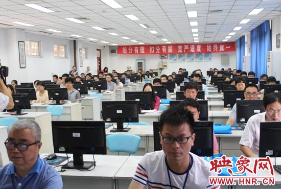 與書面評(píng)卷相比,網(wǎng)上評(píng)卷由系統(tǒng)自動(dòng)進(jìn)行分發(fā),減少了試卷過(guò)程的周轉(zhuǎn),提高了評(píng)卷的工作效率。