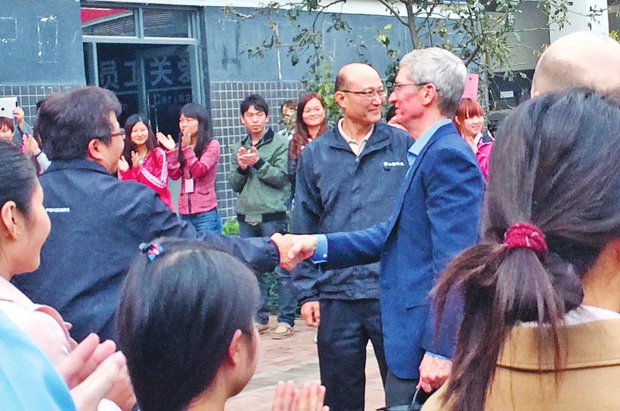 庫(kù)克來到富士康鄭州工廠