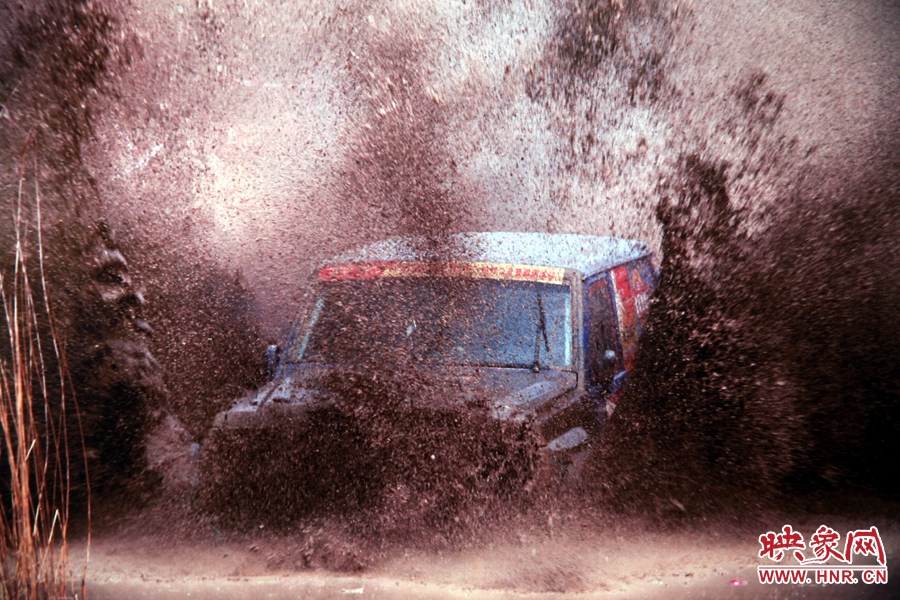 賽車的世界、更是男人的世界。圖為部分參展攝影作品。