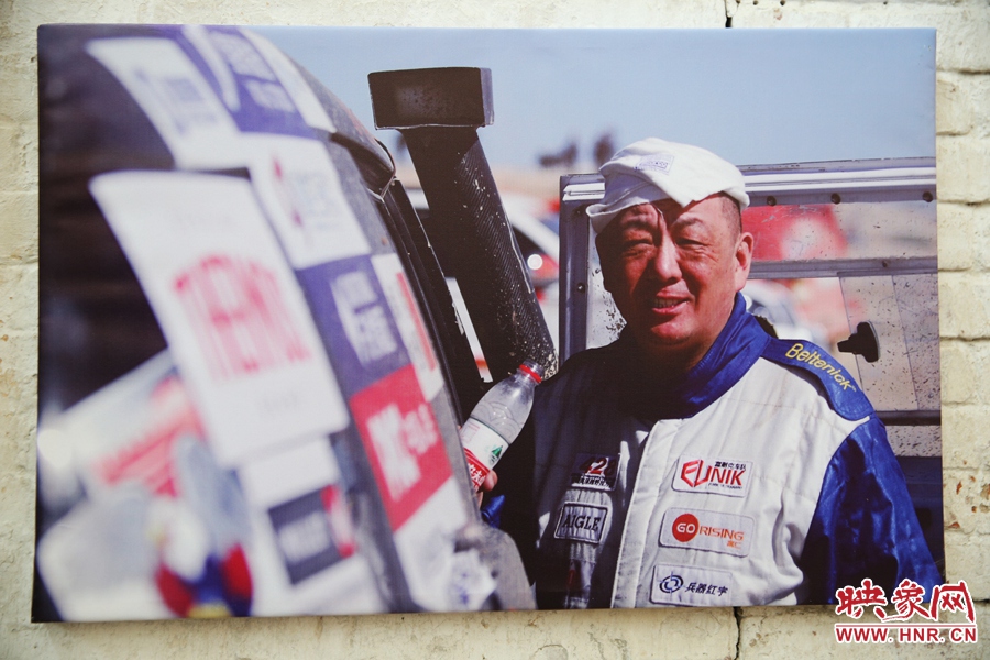 賽車的世界、更是男人的世界。圖為部分參展攝影作品。