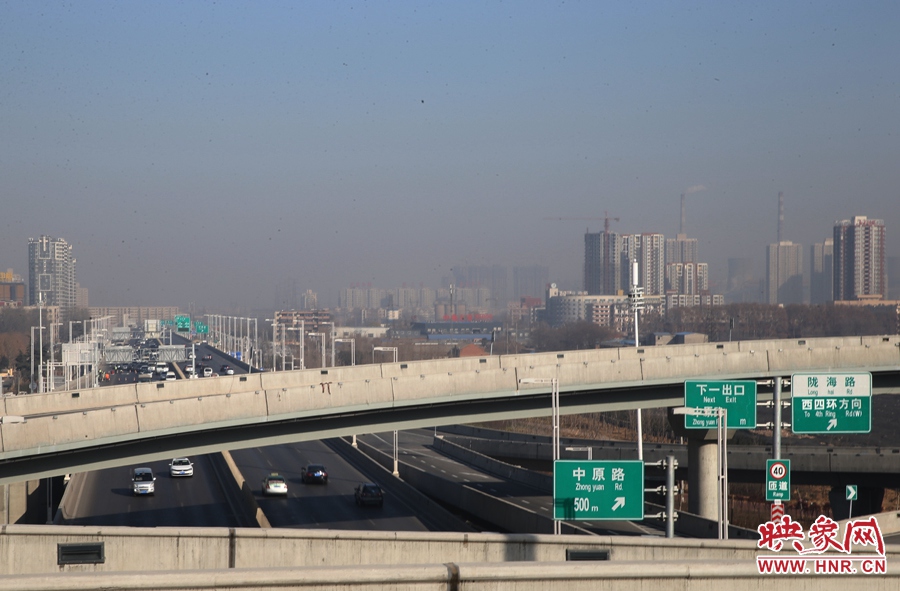 西三環(huán)與隴海高架立交出入口。
