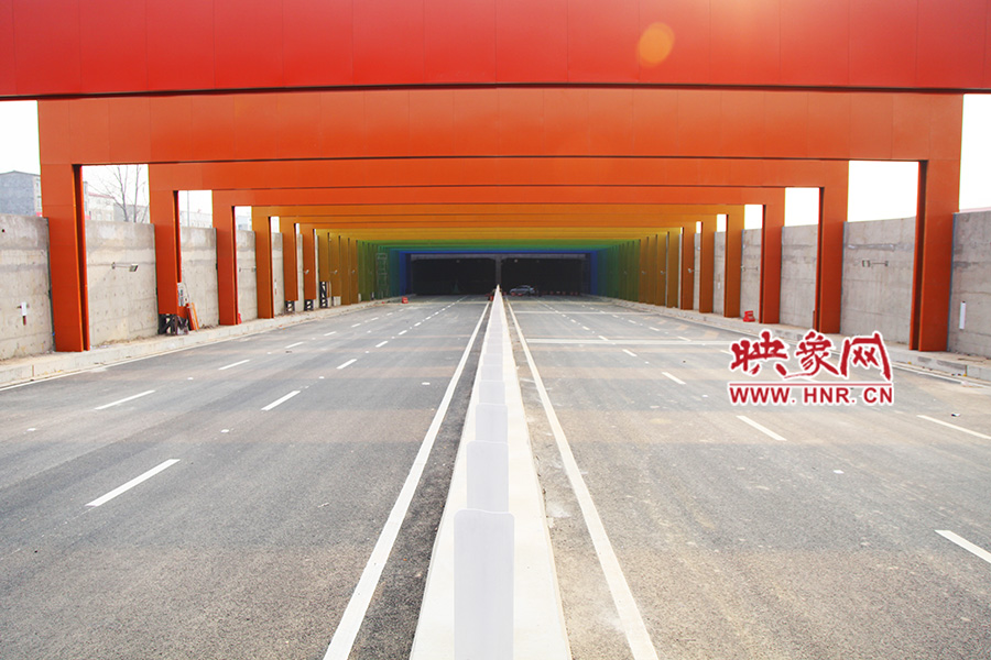 記者駕車體驗。