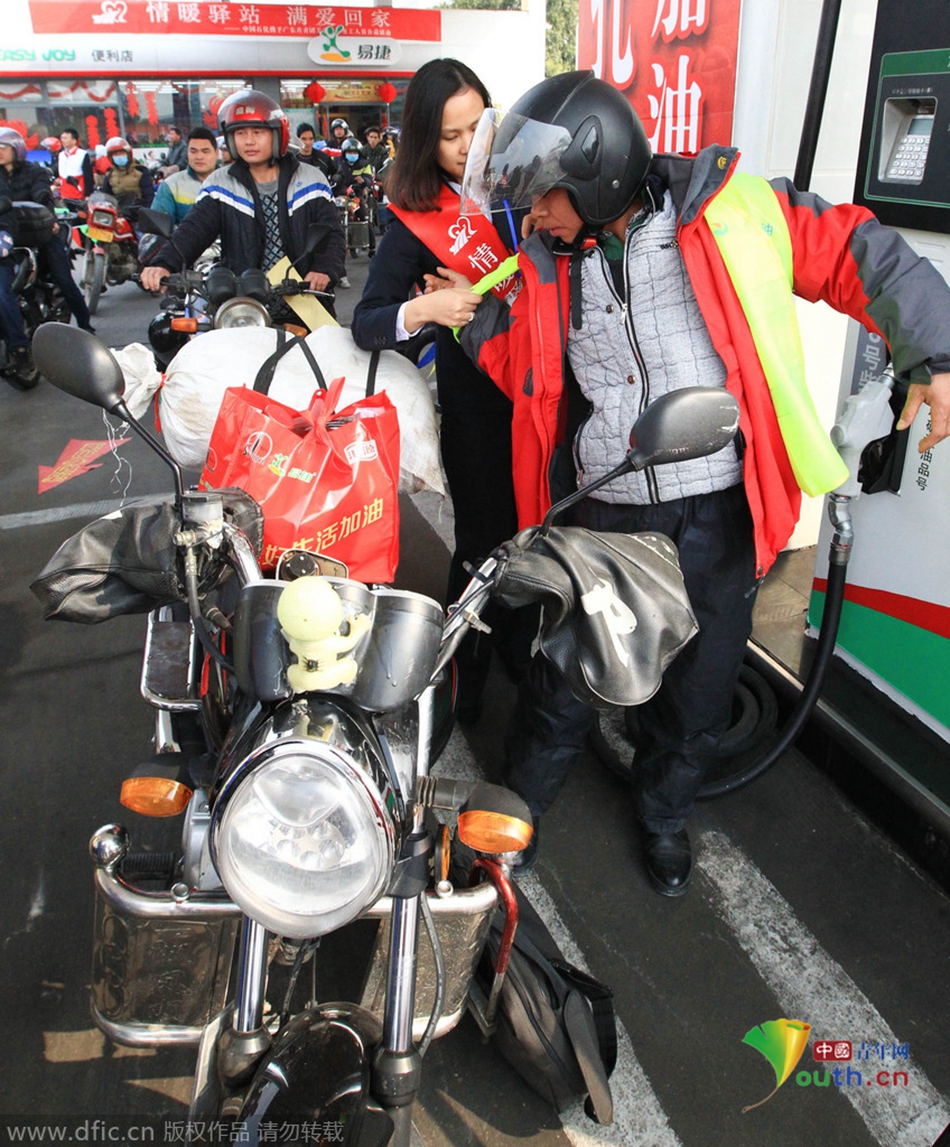今年廣東、廣西兩省共193座中石化油站將為返鄉(xiāng)車主提供“6+X”免費服務(wù)，并將為1萬名“返鄉(xiāng)摩騎”免