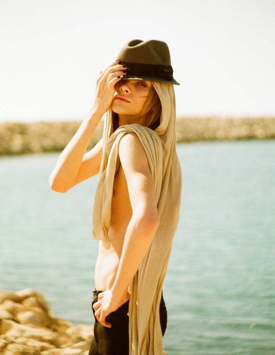 似男非女 “妖孽”般國(guó)際男模