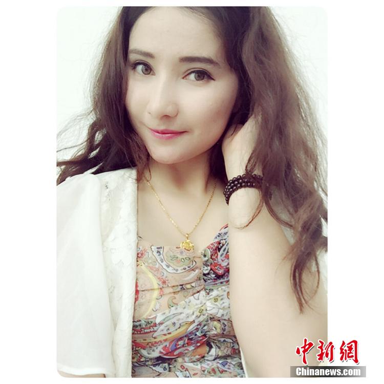 新疆兵團(tuán)女民警生活照走紅網(wǎng)絡(luò) 被譽(yù)“最美警花” 新疆兵團(tuán)女民警生活照走紅網(wǎng)絡(luò) 被譽(yù)“最美警花”