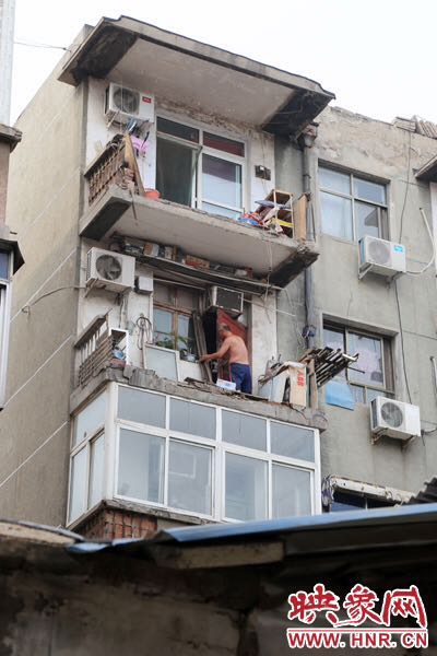 據(jù)了解，該棟房屋建造于1986年，距今已經(jīng)30年。