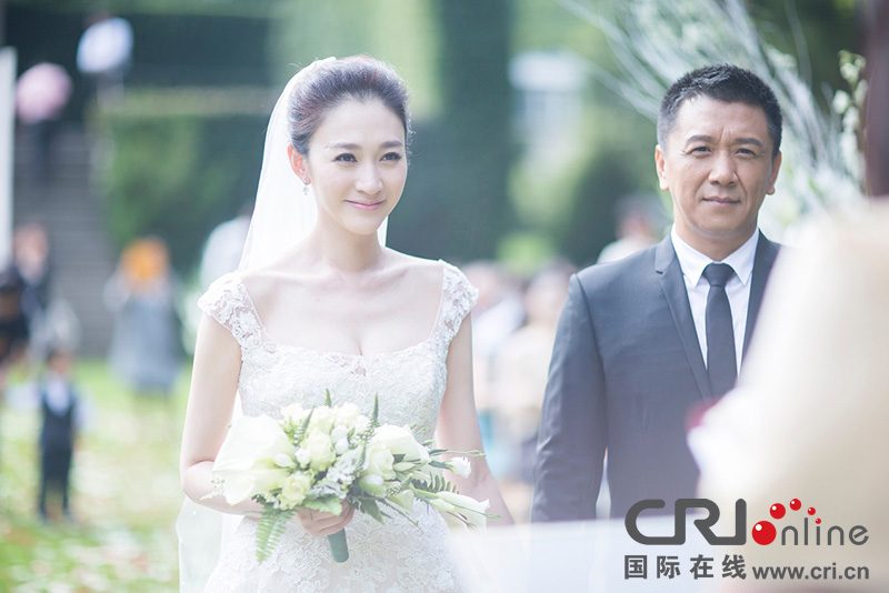 李小冉比利時辦婚禮 朱丹、鐘欣潼、應(yīng)采兒做伴娘