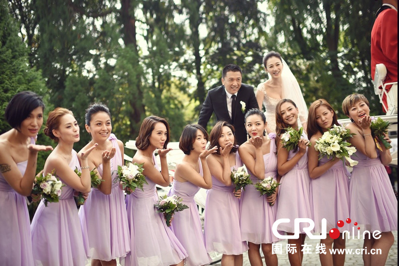 李小冉比利時辦婚禮 朱丹、鐘欣潼、應(yīng)采兒做伴娘